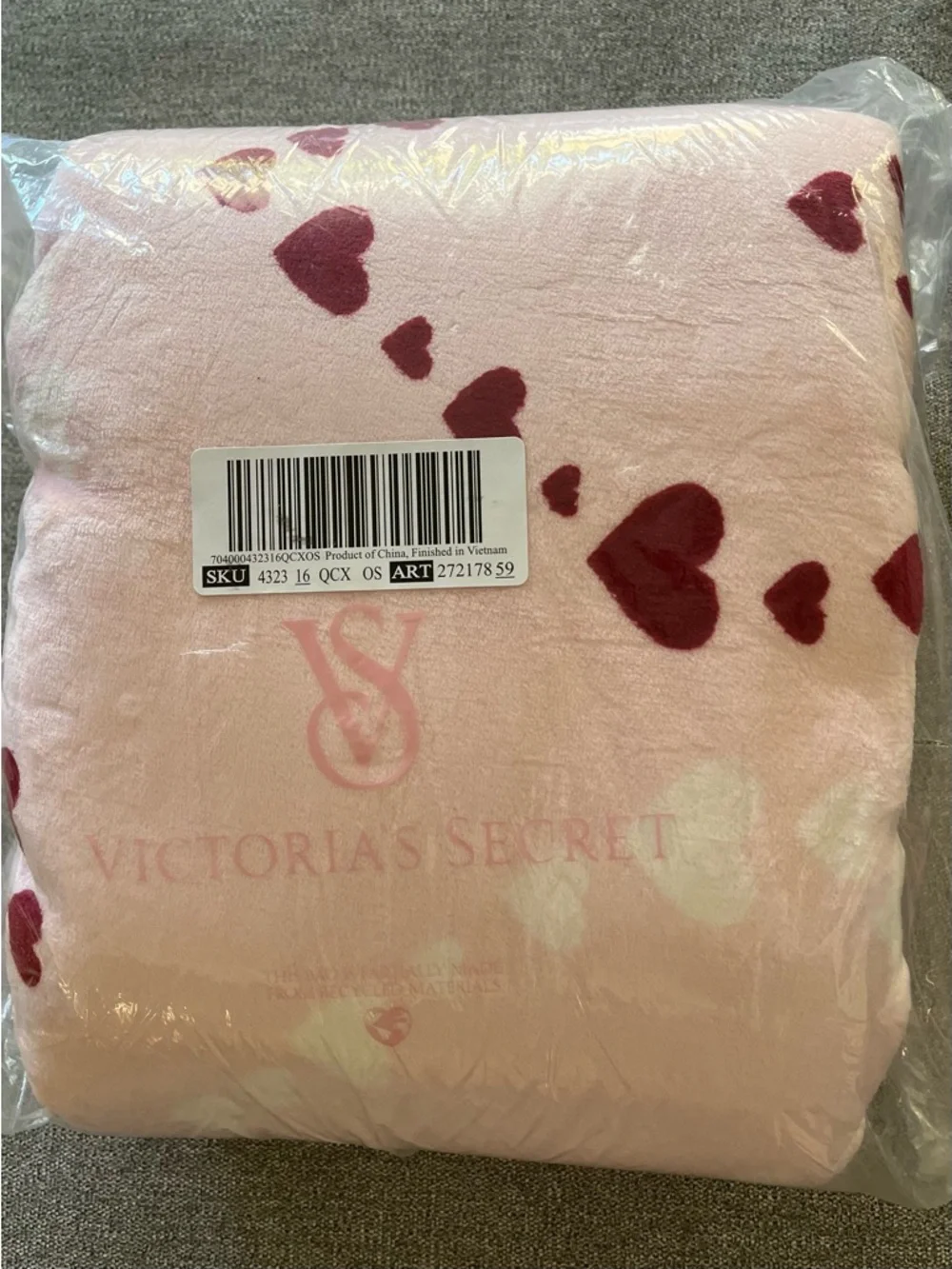 Pink Blanket with Red and White Heart Accents - Picture 4 of 4